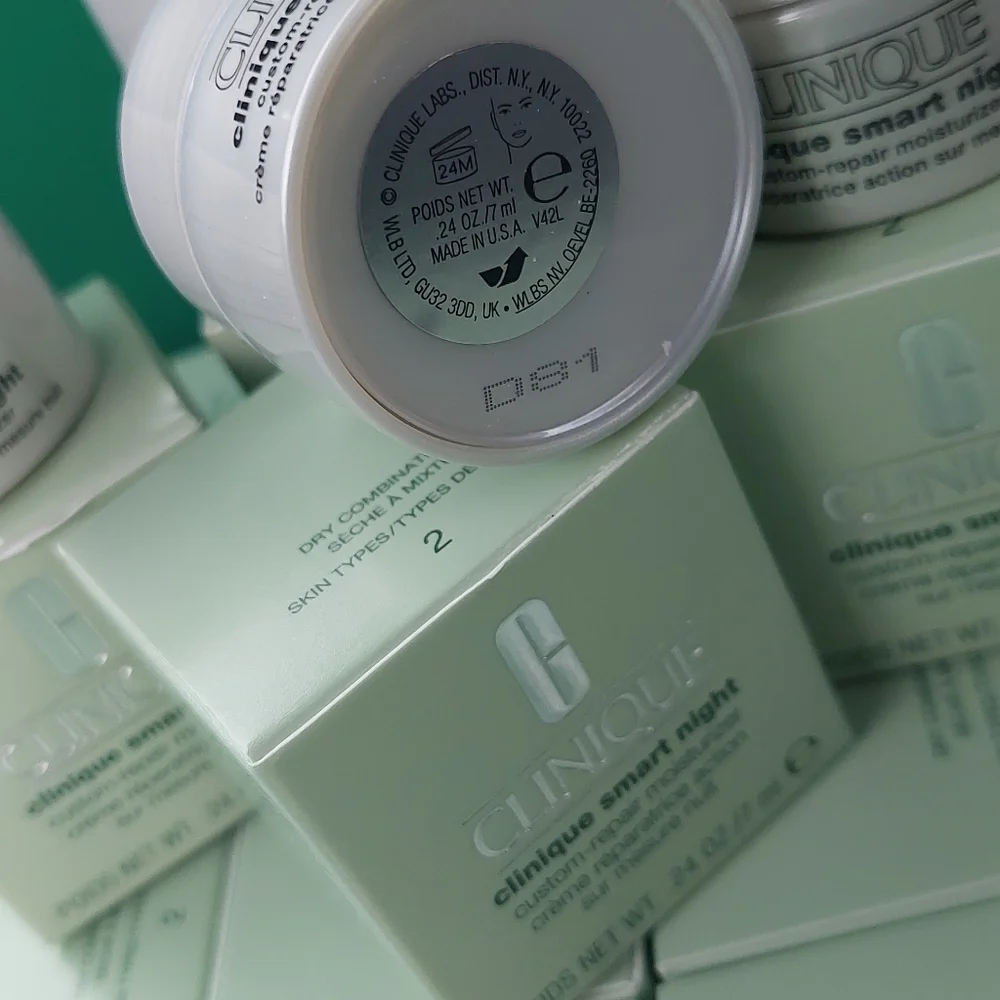 4 New Clinique Smart Night Moisturizer .24 oz Trail Size - Picture 2 of 3